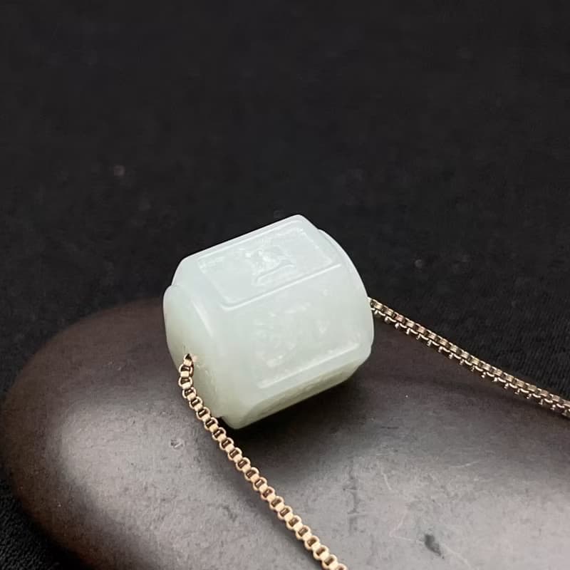 【萬事亨通】冰糯種翡翠路路通雕花吊飾  | 天然緬甸玉翡翠A貨