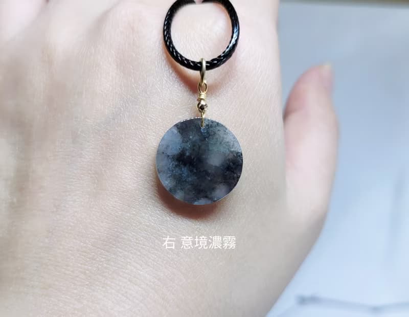 【親翠】天然翡翠 個性意境圓無事牌吊墜皮繩 畢業禮物