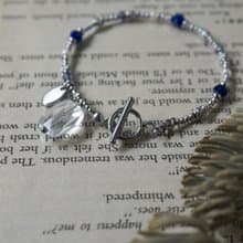 ll 水鏡藍夢 ll  白水晶 菫青石 青金石 淡水珍珠 手鍊 BR-00033