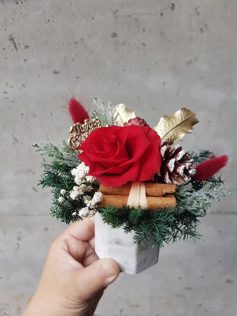海藏設計│永生聖誕玫瑰。薰香石大理石紋盆花。附透明禮物盒