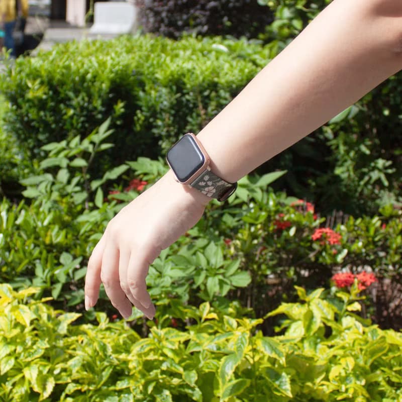 小白花圖案綠色蘋果錶帶 Apple Watch 4/5/6/7/8/9/10/SE/Ultra