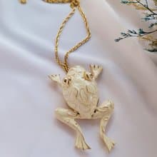 美國西洋古董飾品 / 白琺瑯跳躍的金斑紋蛙古董項鍊 招財復古老件