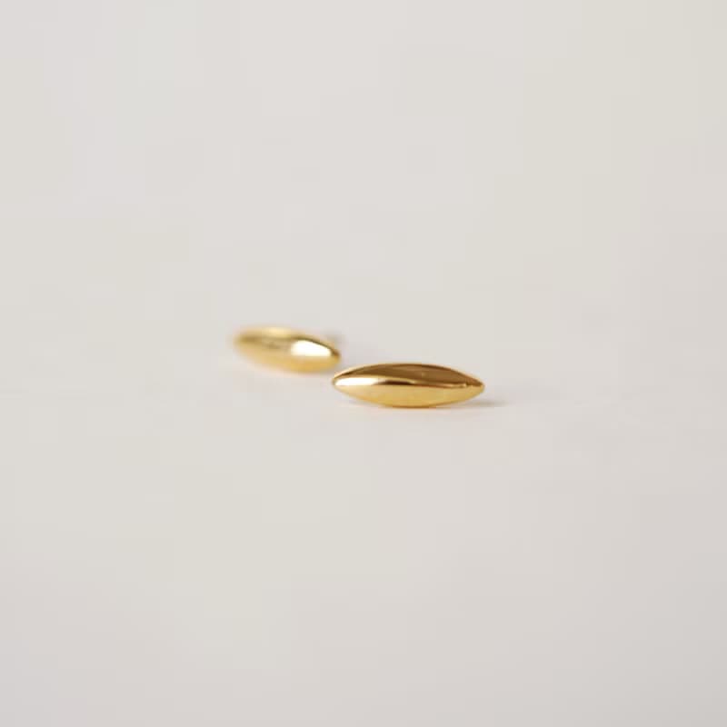 スティックオーバルピアス / イヤリングクリップ