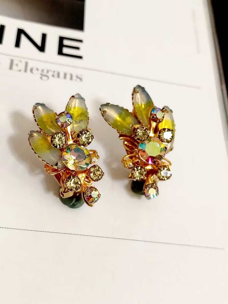 vintage jewelry  經典嫩黃配色極光萊茵花卉 夾式耳環
