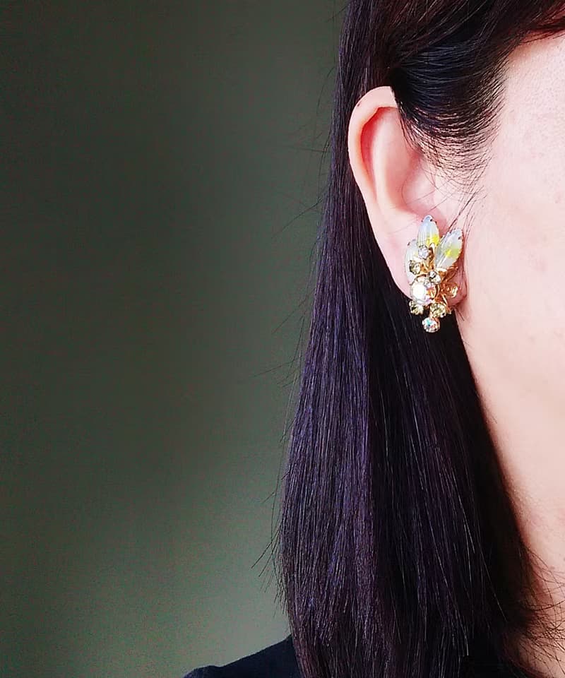 vintage jewelry  經典嫩黃配色極光萊茵花卉 夾式耳環