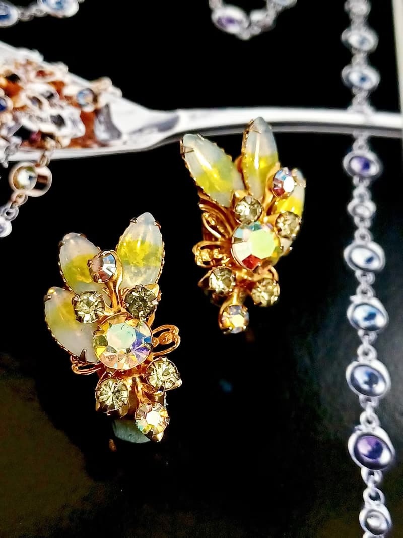 vintage jewelry  經典嫩黃配色極光萊茵花卉 夾式耳環