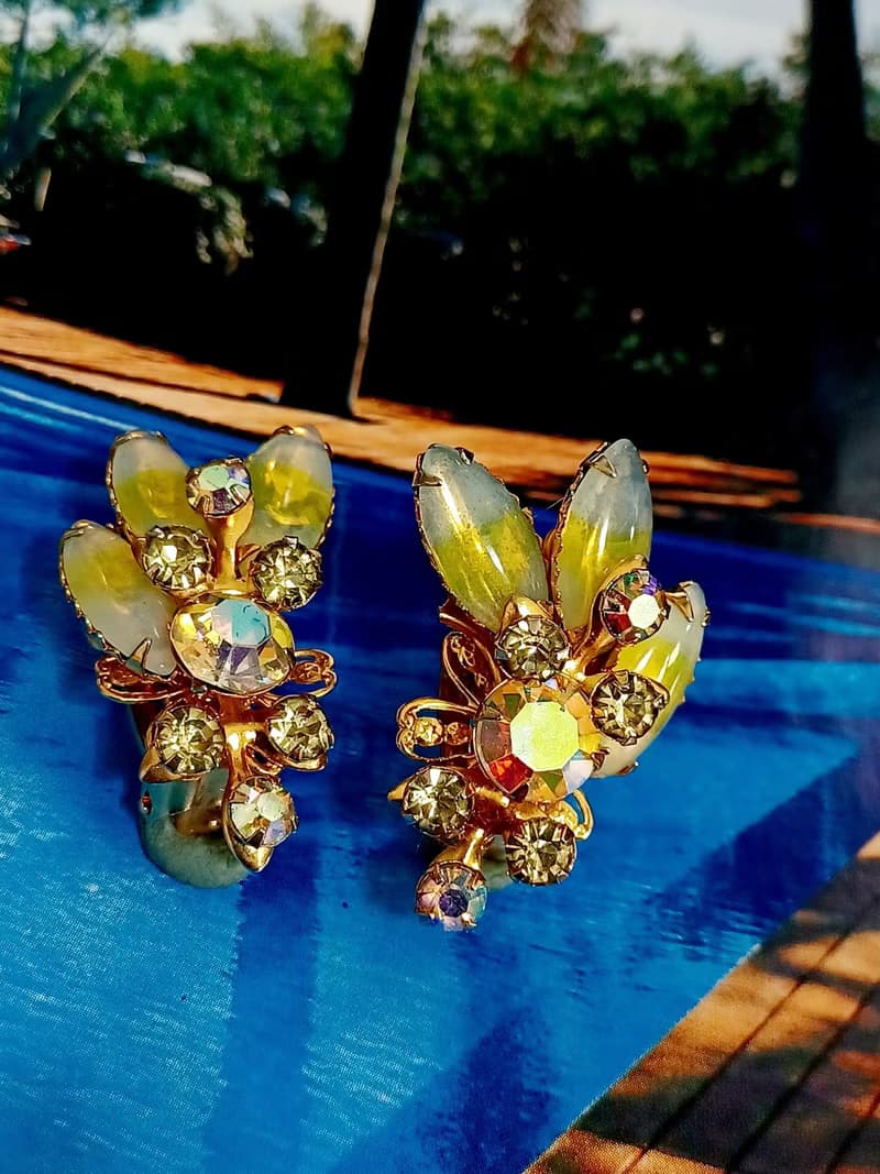 vintage jewelry  經典嫩黃配色極光萊茵花卉 夾式耳環