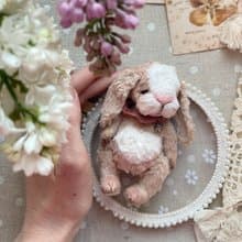 Artist teddy bunny Bonny