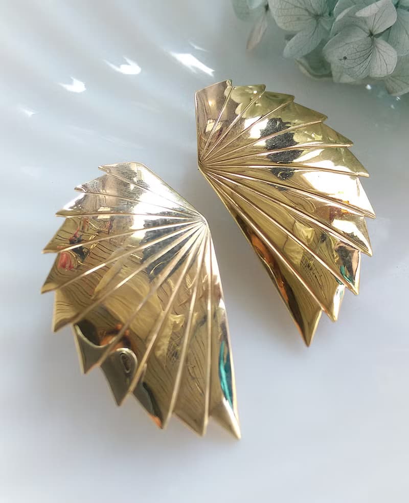 【西洋古董飾品 】金色調 對稱放射扇 大耳環 夾式耳環