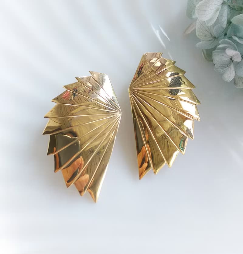 【西洋古董飾品 】金色調 對稱放射扇 大耳環 夾式耳環