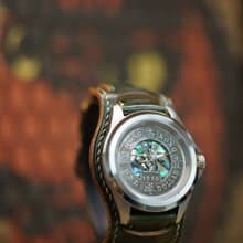 舊香港1960 -1975年一元縷空具母手錶