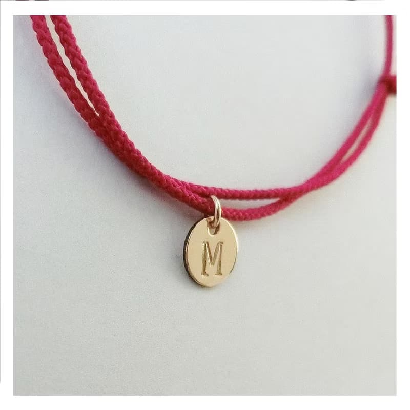 イニシャルプレートコードブレスレット