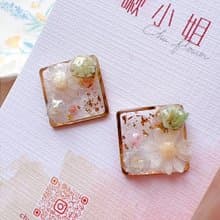 滿天星花方形耳飾