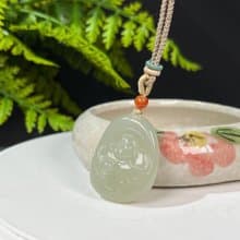和田玉湖水綠笑佛佛公吊墜項錬 配銀灰色手編繩 附證書 油潤細膩