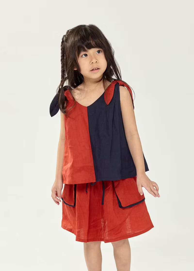 Ángeles-尾蝶無袖配色上衣(紅藍/黃綠)