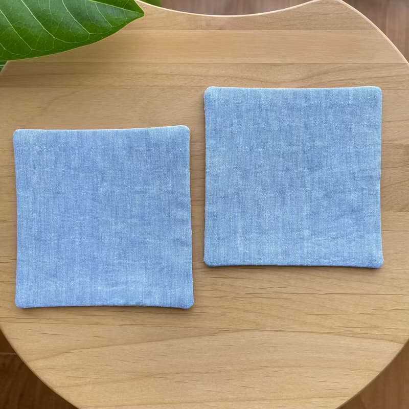 刺し子コースター2枚セット　花柄　水色　吸水　プレゼント　贈り物　カフェ　キッチン用品　クリスマス　誕生日　布コースター　ハンドメイド　日本製