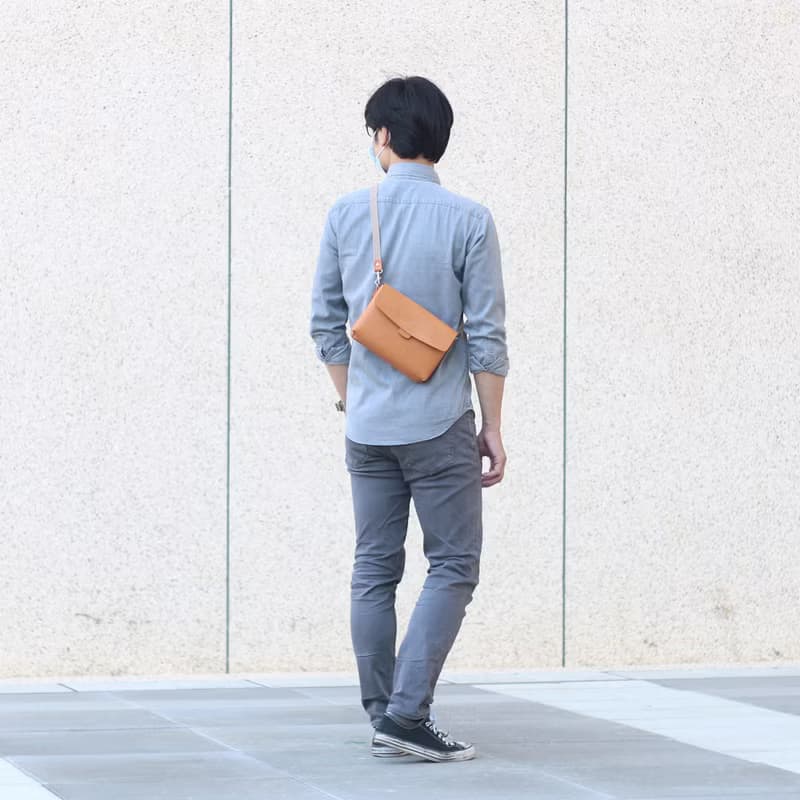 簡輕隨身包 / 側背包 -- 駝黃色