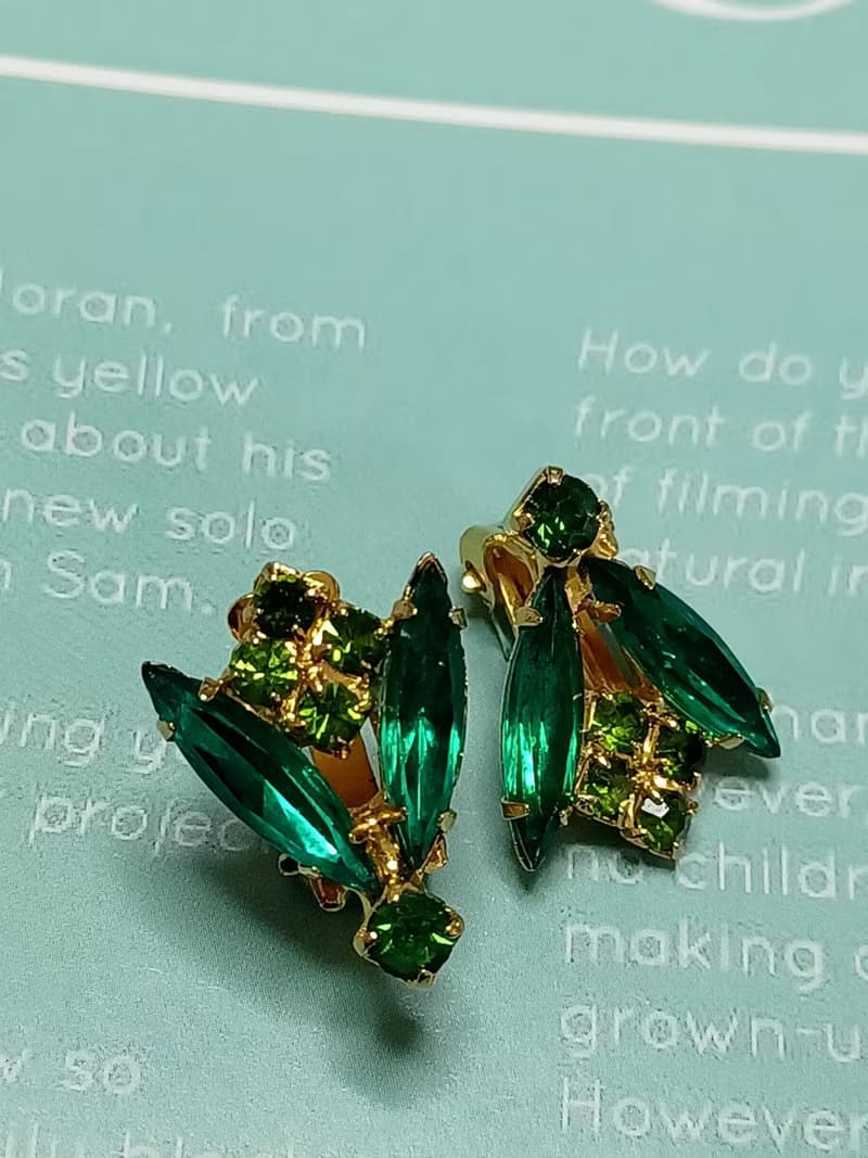 vintage jewelry 典雅貴氣祖母綠萊茵石 夾式耳環