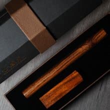 【美國 沙漠鐵木】落款實用組-Fashion1008系列鋼筆+6分方章