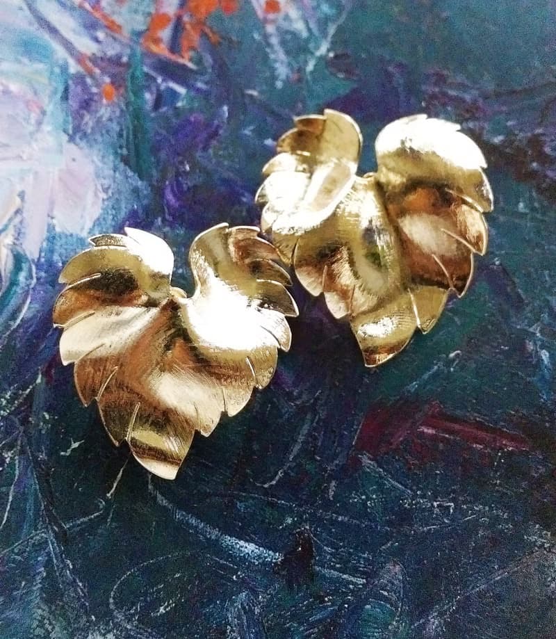 Vintage Jewelry 西洋古董飾品 優美 金色 刷紋葉子 夾式耳環