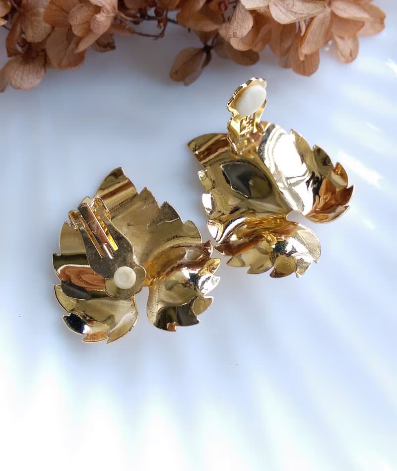 Vintage Jewelry 西洋古董飾品 優美 金色 刷紋葉子 夾式耳環