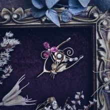 Coro 粉紅花束玫瑰藤蔓許願骨胸針－美國古董首飾Vintage Jewelry