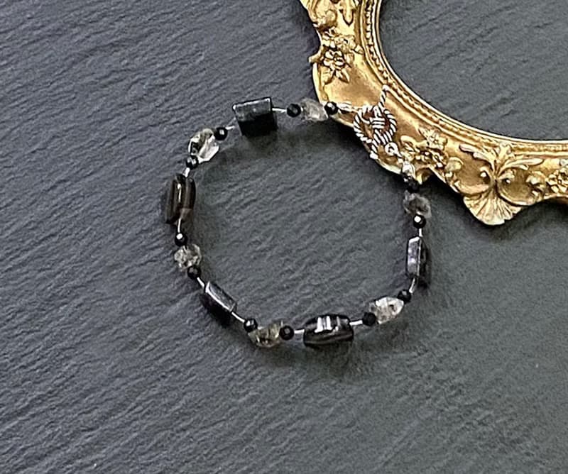 閃靈鑽原石 冰曜石 黑尖晶 滿礦黑髮晶 | 避邪防小人 925純銀手鍊