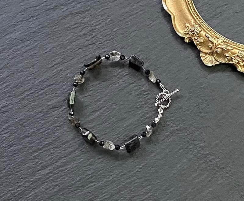 閃靈鑽原石 冰曜石 黑尖晶 滿礦黑髮晶 | 避邪防小人 925純銀手鍊