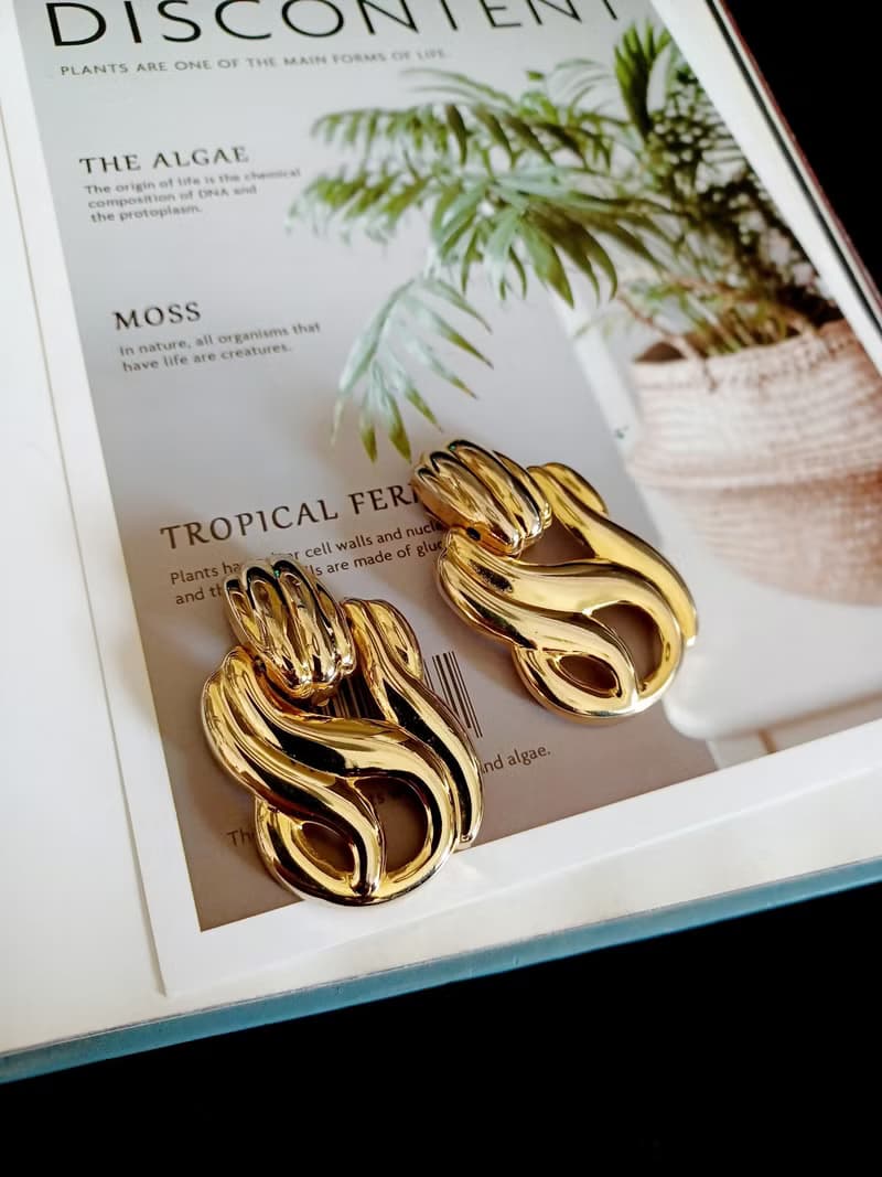 vintage jewelry  古董金色垂墜流金夾式耳環
