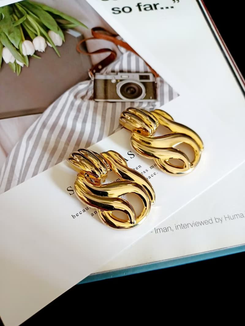 vintage jewelry  古董金色垂墜流金夾式耳環