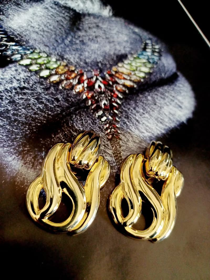 vintage jewelry  古董金色垂墜流金夾式耳環