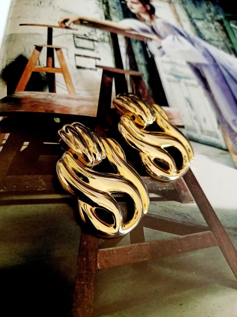 vintage jewelry  古董金色垂墜流金夾式耳環