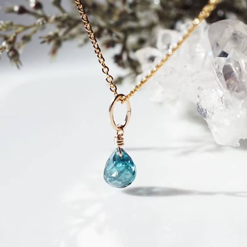 天然稀少・ブルージルコンのドロップネックレス　蒼天