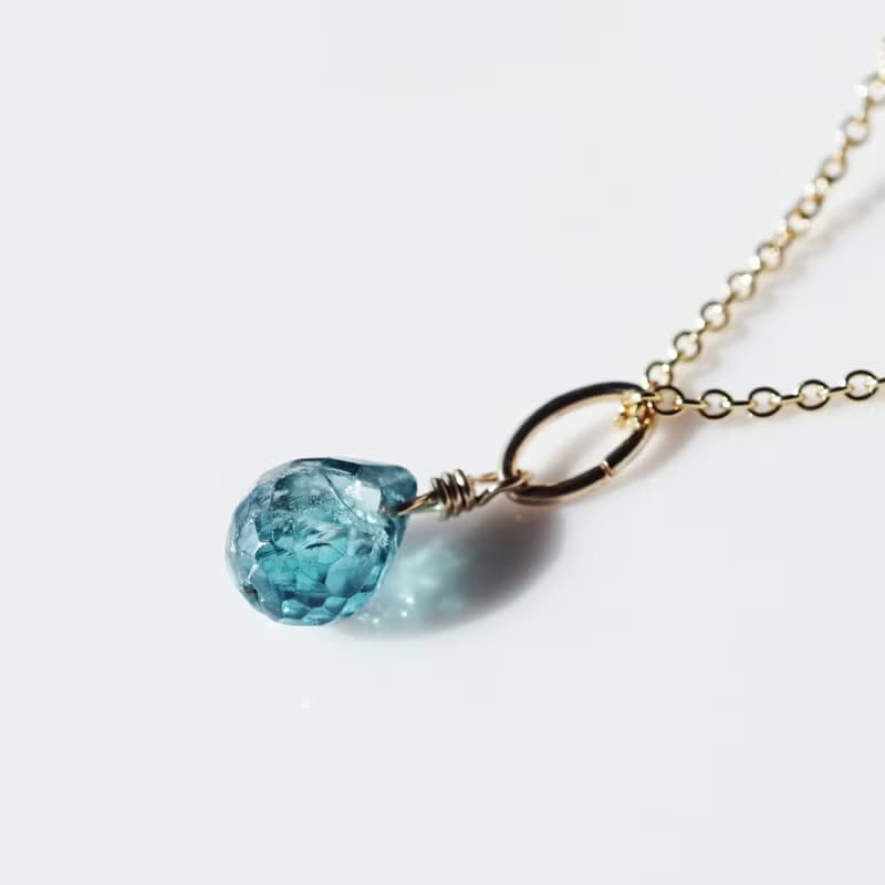 天然稀少・ブルージルコンのドロップネックレス　蒼天