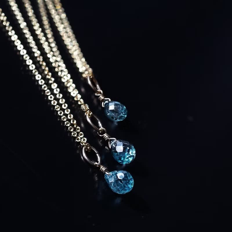 天然稀少・ブルージルコンのドロップネックレス　蒼天