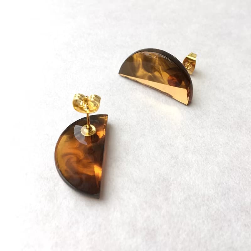 ハーフムーンマーブル(べっこう)ピアス/イヤリング