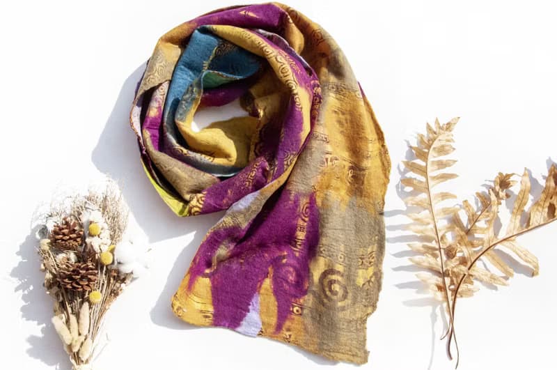 羊毛氈絲巾/濕氈絲巾/水彩藝術感圍巾/羊毛漸層感絲巾-薑黃葡萄紫