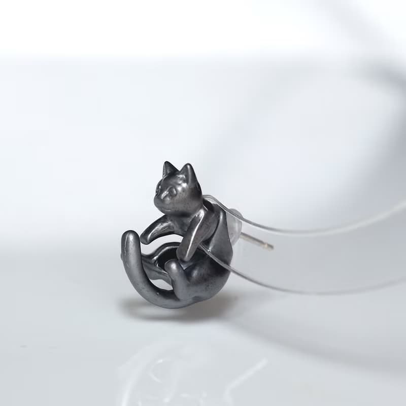 グリとラテュの猫ピアス　ラテュ　ブラック　 片耳