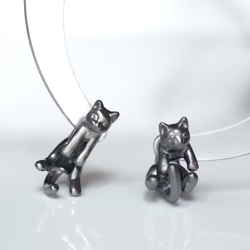 グリとラテュの猫ピアス　ラテュ　ブラック　 片耳