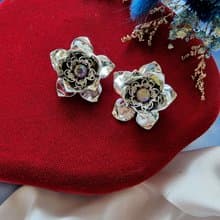美國西洋古董飾品 / 銀色調雙花瓣掐絲花蕊北極光萊茵夾式耳環