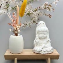 文青簡約風 淨念吉祥之寶瓶觀音小佛 原木底座系列 搭配永生花瓶
