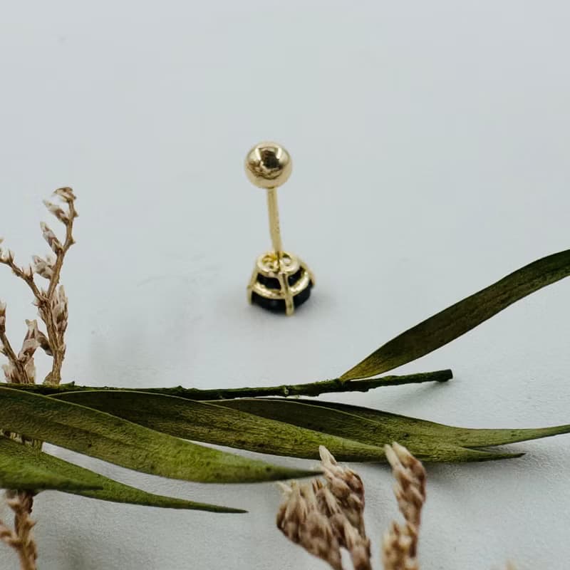 Piercing 黑尖晶鎖珠14K耳環