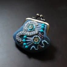 両面刺繍の小さな小さながま口 14