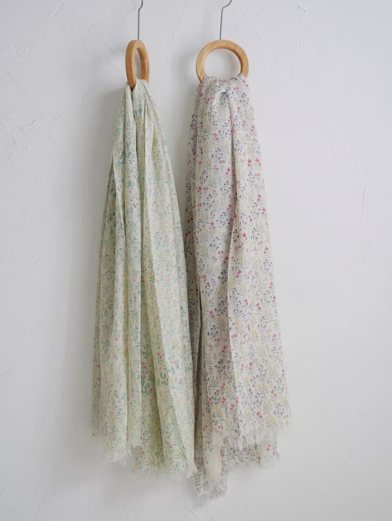 アンティーク缶をイメージした柄とふんわりやさしい素材感、garlamdコットンウールストール