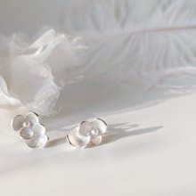 繡球小花瓣 純銀珍珠耳針