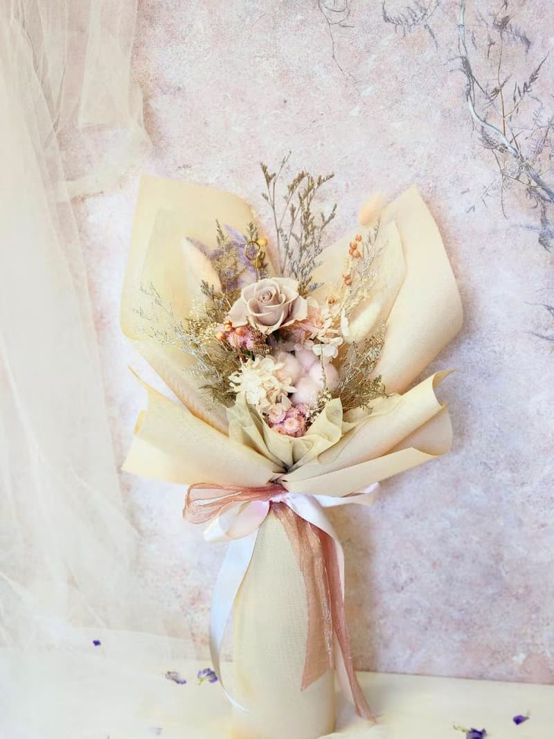 奶茶粉永生玫瑰花束 情人節花束 求婚花束 粉色玫瑰花束