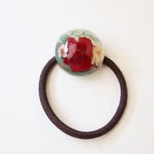 - ramillete 小さな花束 - 赤バラとコデマリのヘアゴム　丸型