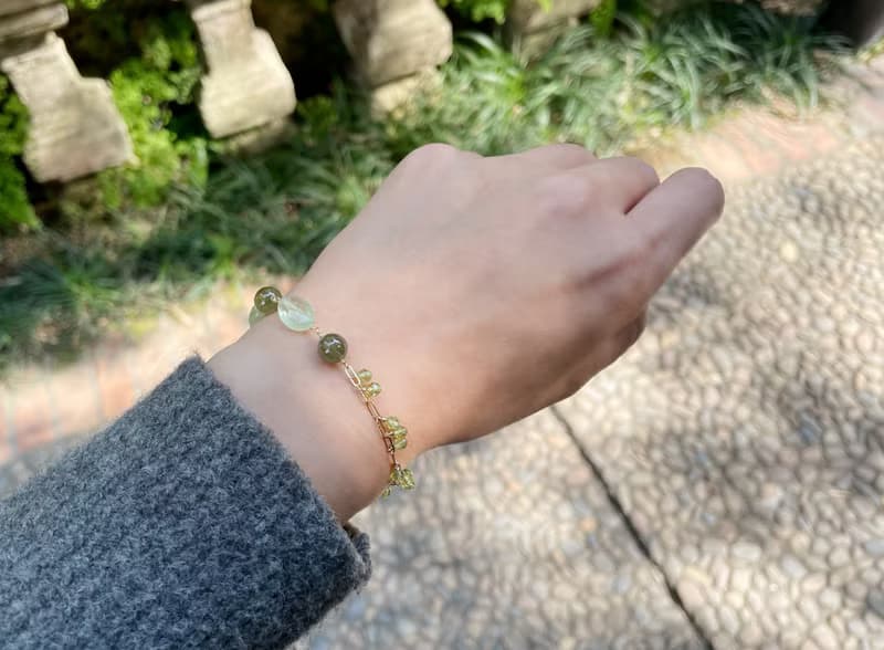 //葡萄石翠榴石橄欖石半鏈手鍊// 14KGF 天然石水晶手作 防過敏