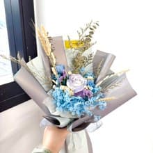 灰藍紫玫瑰花束