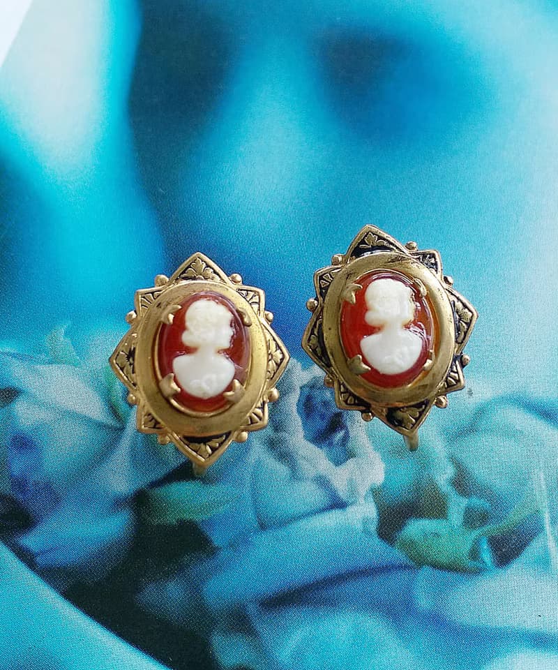 Vintage Jewelry 西洋古董飾品  CAMEO 小巧 古典 仕女 栓式耳環